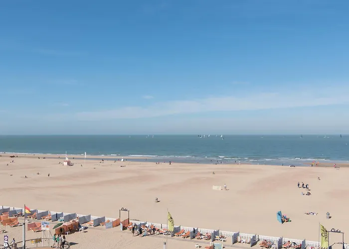 Lecomte - The Shoreline Beachwalks 78 * Oostende